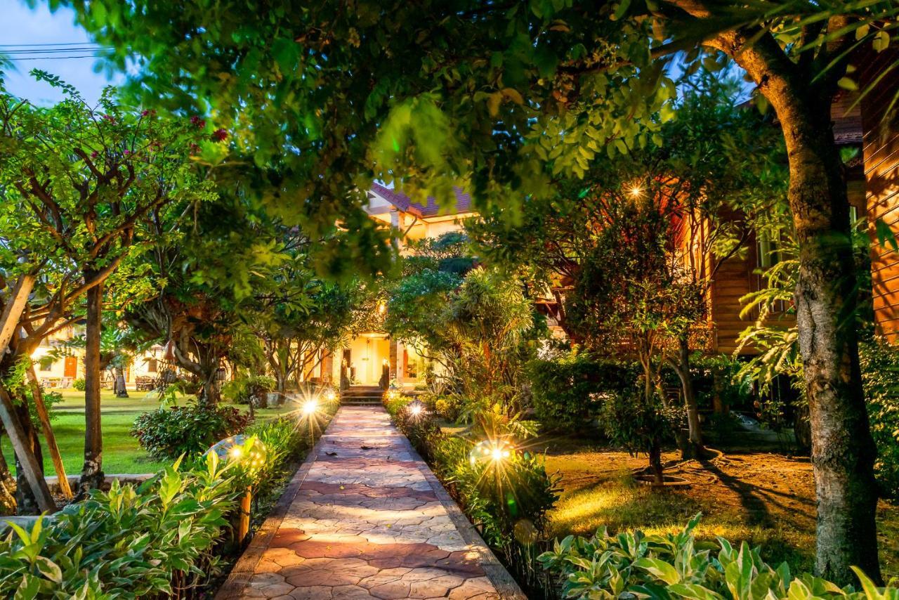 Pn Gold Resort Bangszen Kültér fotó